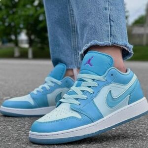 Nike Air Jordan 1 Low SE GS Aquarius Blue Sneakers 4.5